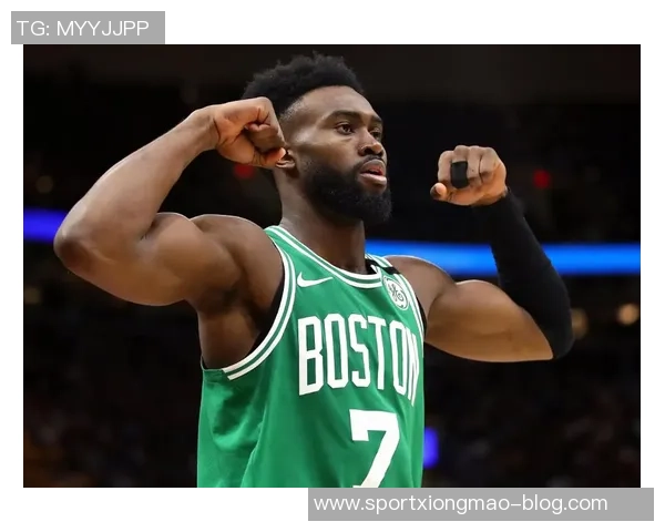 张佳玮点评杰伦布朗次节表现绿军实力展现超越战绩的深度分析 张佳玮点评杰伦布朗次节表现绿军实力展现超越战绩的深度分析