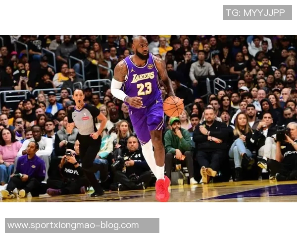 詹姆斯开局火热展现侵略性为拉拉维亚球队奠定胜利基调 詹姆斯开局火热展现侵略性为拉拉维亚球队奠定胜利基调